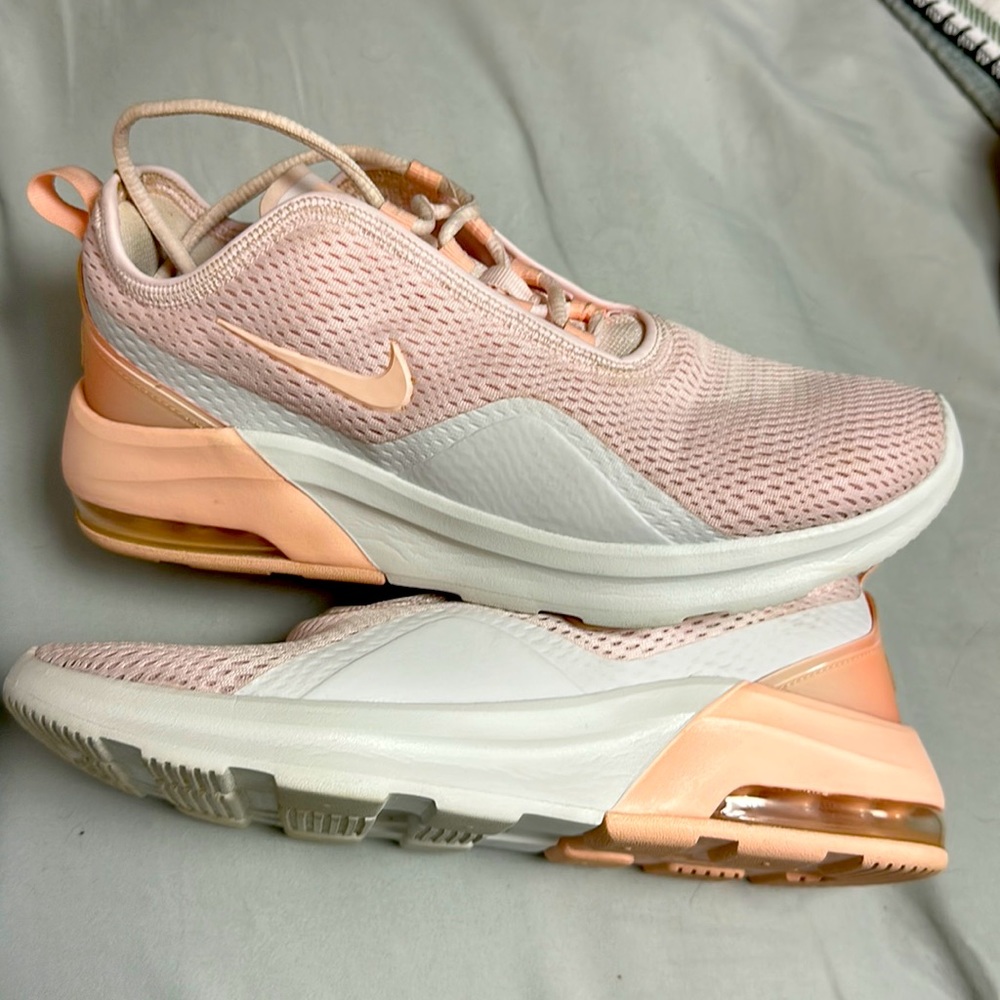 Like New Light Pink Nike Air Max